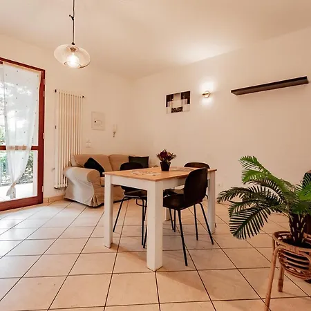 Cv012 - Cervia, Accogliente Trilocale Con Giardino * 체르비아