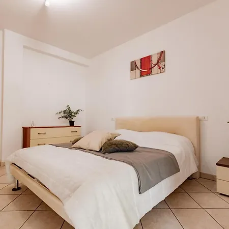 Cv012 - Cervia, Accogliente Trilocale Con Giardino *